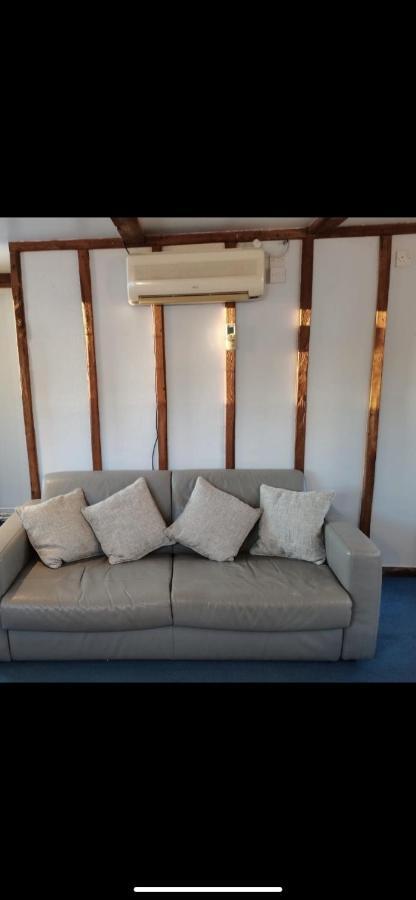 הוילה Hallingbury Retreats At Stansted Manor מראה חיצוני תמונה